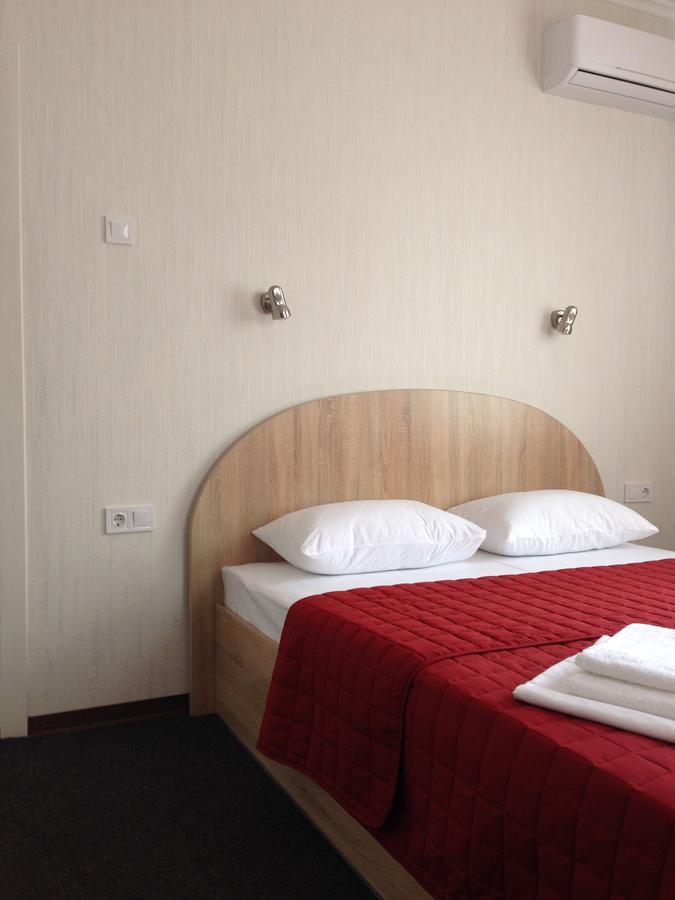 U Fedora Hotel Oleksandriia Buitenkant foto