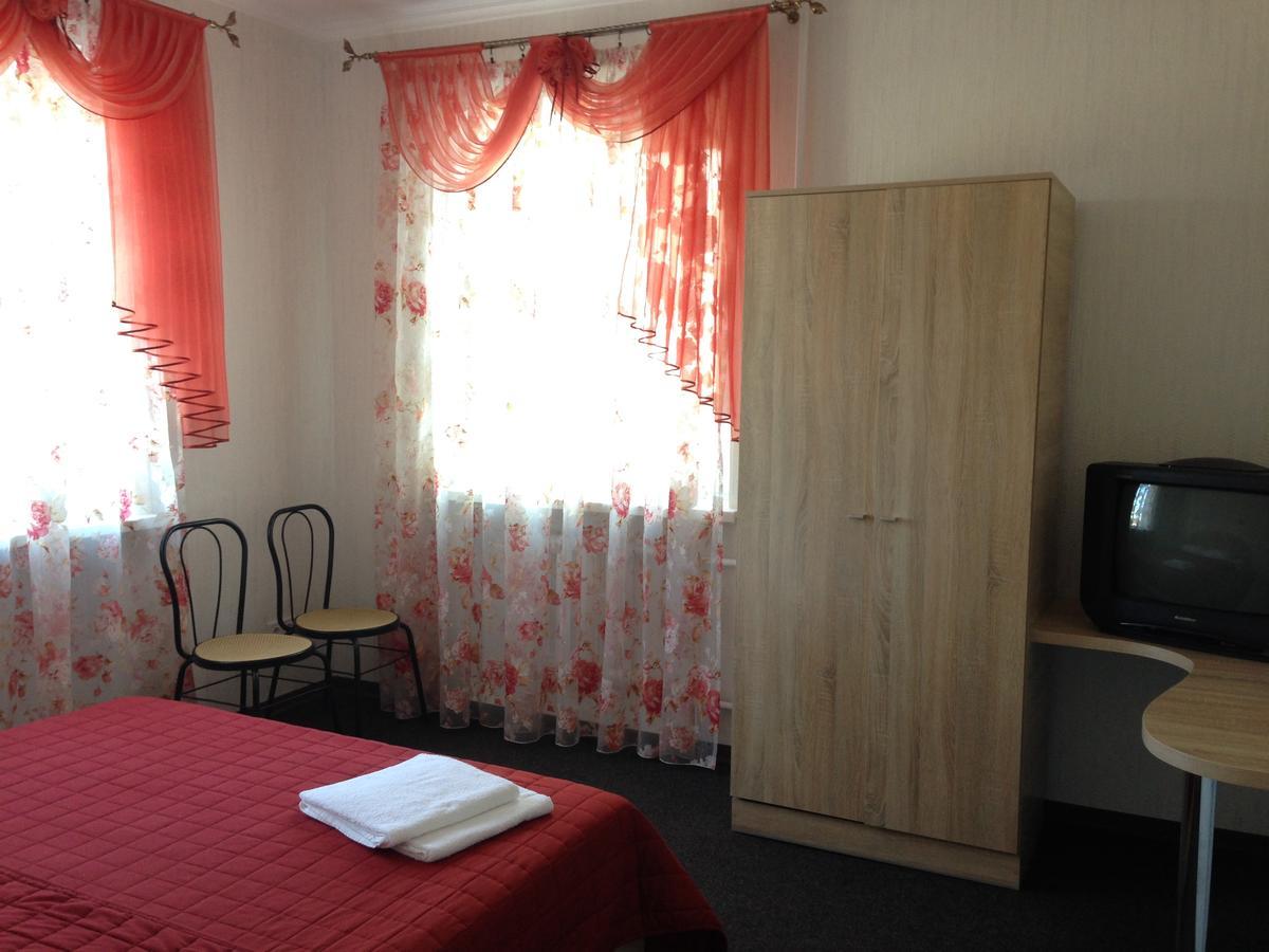 U Fedora Hotel Oleksandriia Buitenkant foto