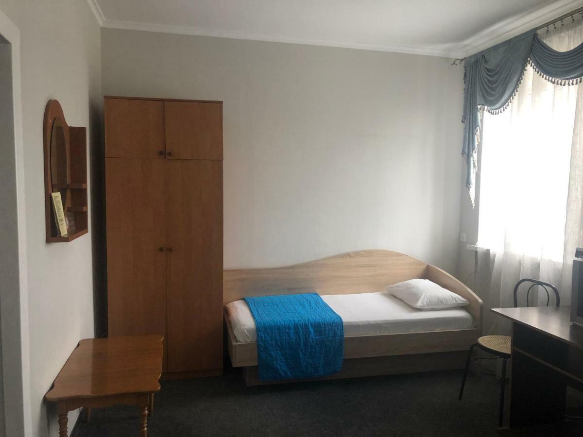 U Fedora Hotel Oleksandriia Buitenkant foto